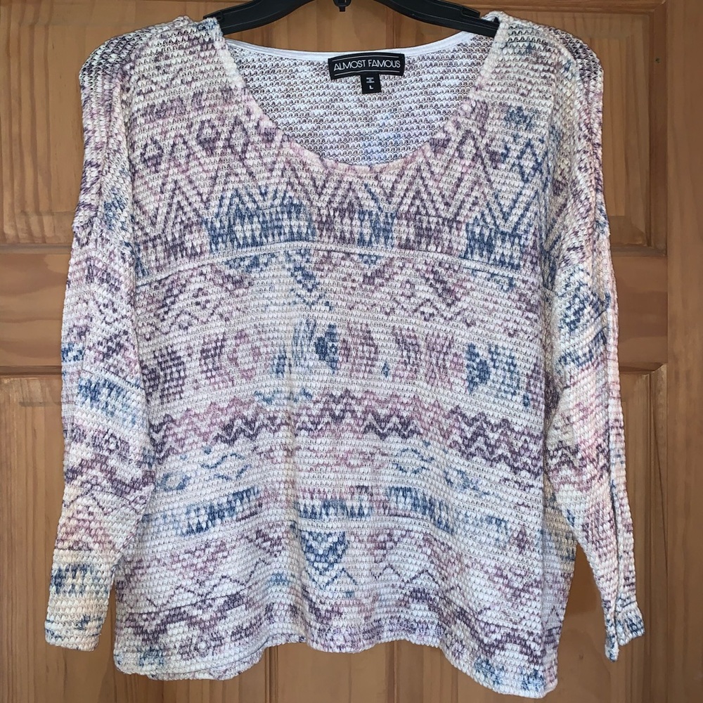 Multi-colored 3/4 sleeve shirt